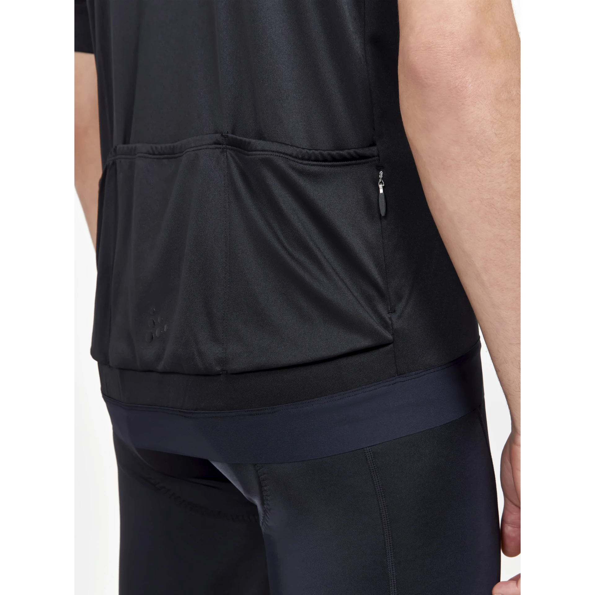 CRAFT Core_Essence_Jersey_Regular_Fit_M 1913163 999000 BLACK
