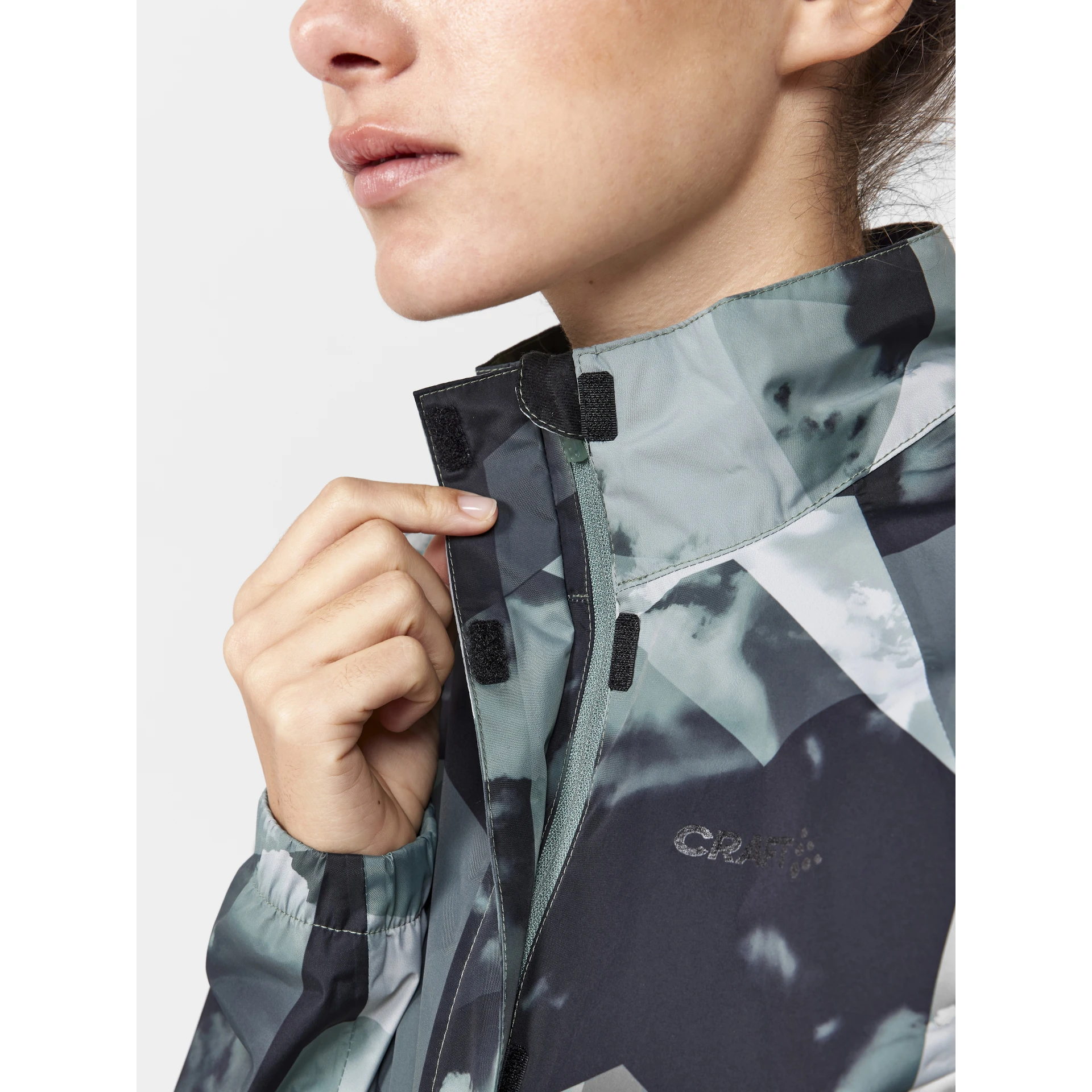 CRAFT Core_Endur_Hydro_Jacket_2_W 1913654 626007 THYME-MULTI