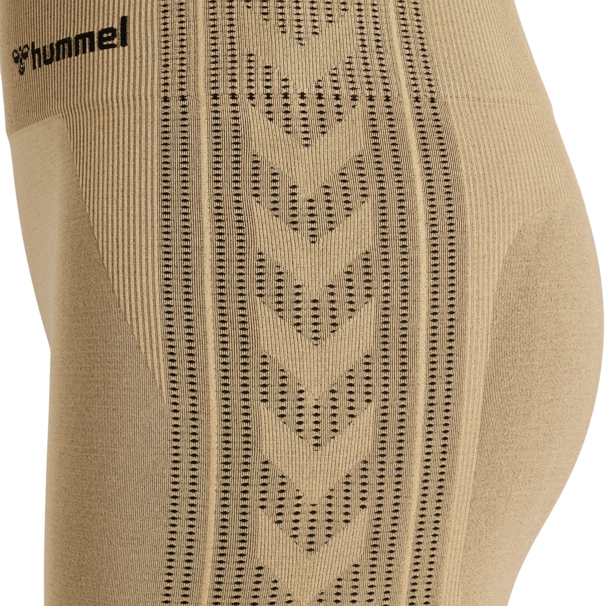 HUMMEL hmlSHAPING_SEAMLESS_MW_SHORTS 216774 8151 CURDS & WHEY