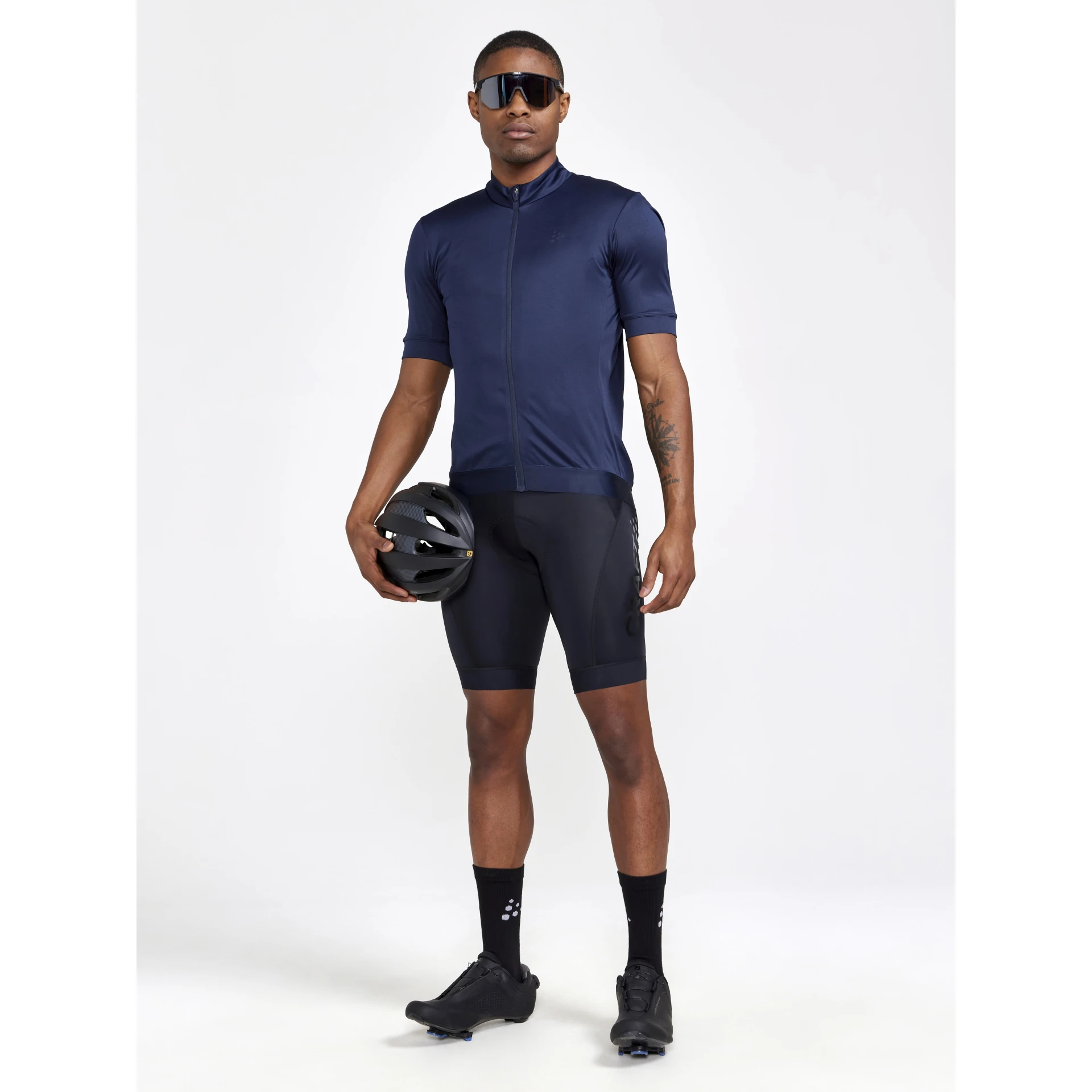CRAFT Core_Essence_Jersey_Regular_Fit_M 1913163 396000 BLAZE