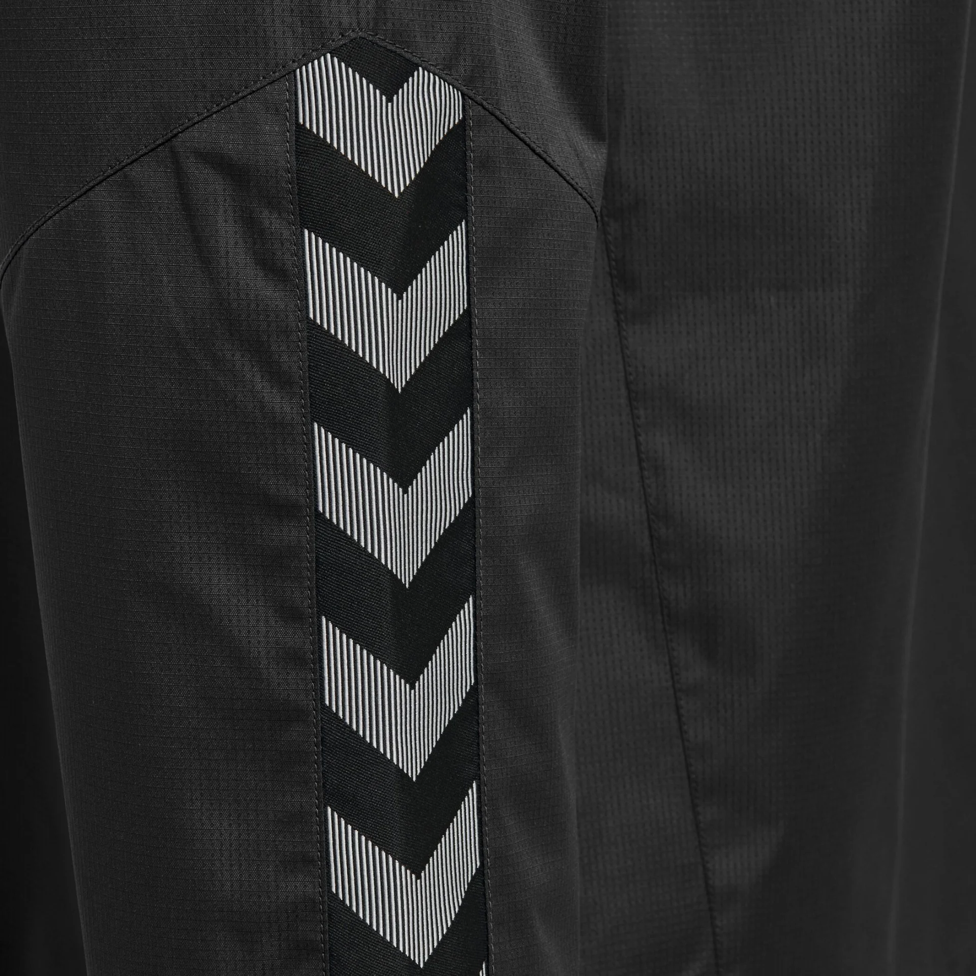 HUMMEL Herren_AUTHENTIC_WIND_BREAKER 205360 2114 BLACK/WHITE