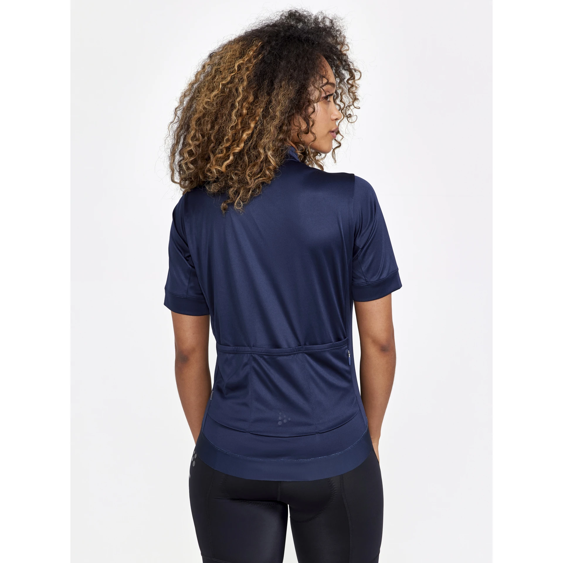 CRAFT Core_Essence_Jersey_Regular_Fit_W 1913164 396000 BLAZE