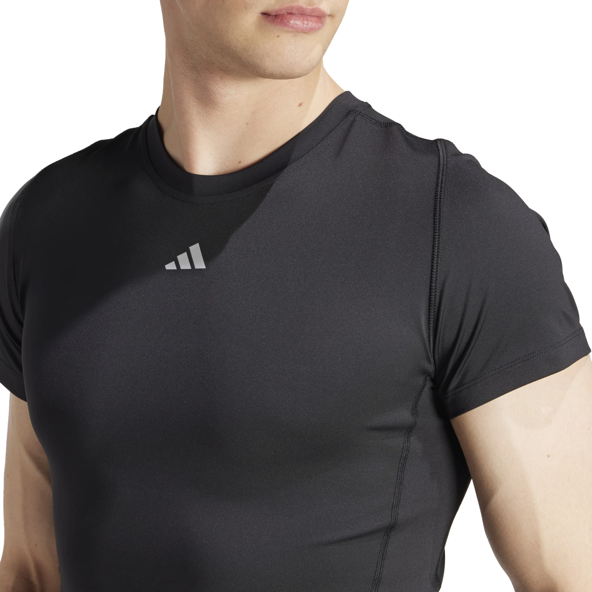 ADIDAS TF_SS_TEE_M IS7606 000 BLACK