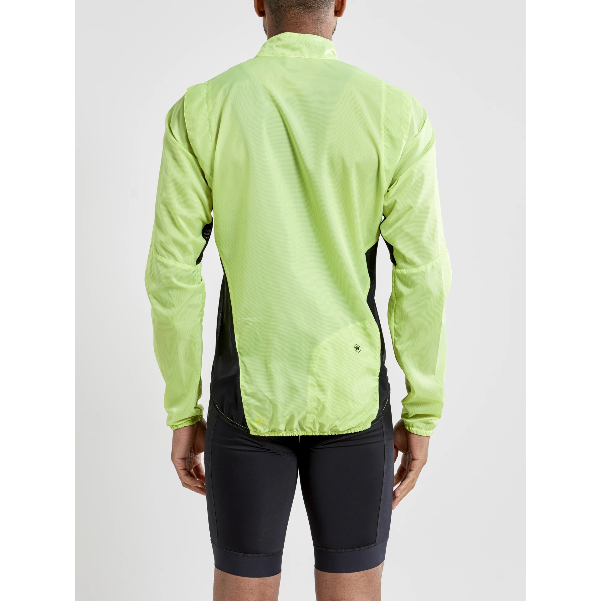 CRAFT Adv_Essence_Light_Wind_Jacket_M 1908813 851000 FLUMINO