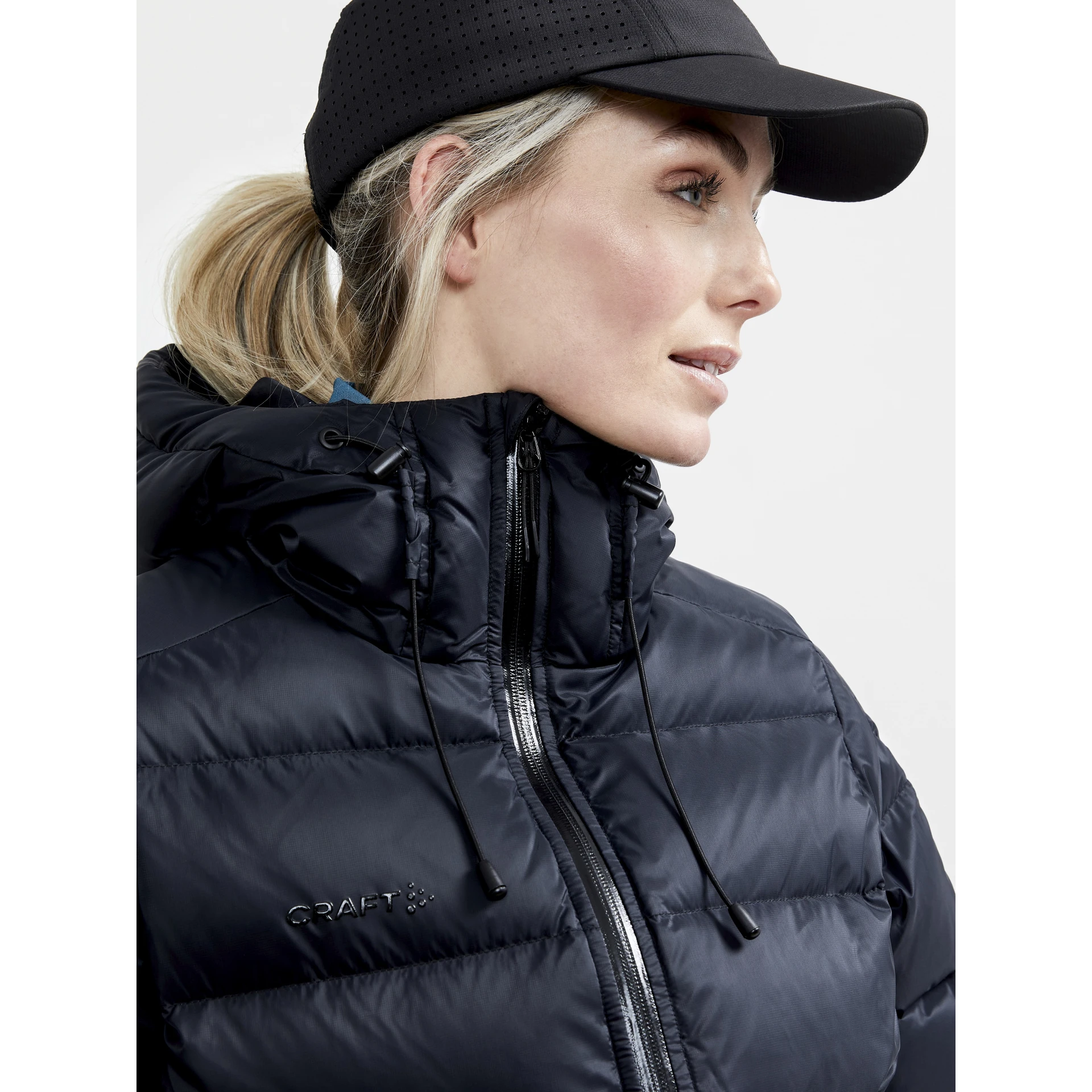 CRAFT ADV_Explore_Down_Jacket_W 1911633 999000 BLACK