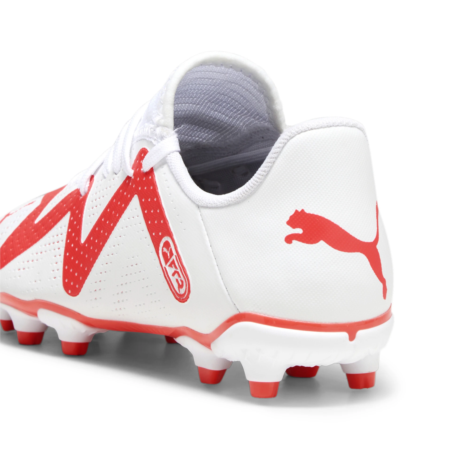 PUMA FUTURE_PLAY_FG_AG_Jr 107388 001 PUMA WHITE-FIRE ORCHID