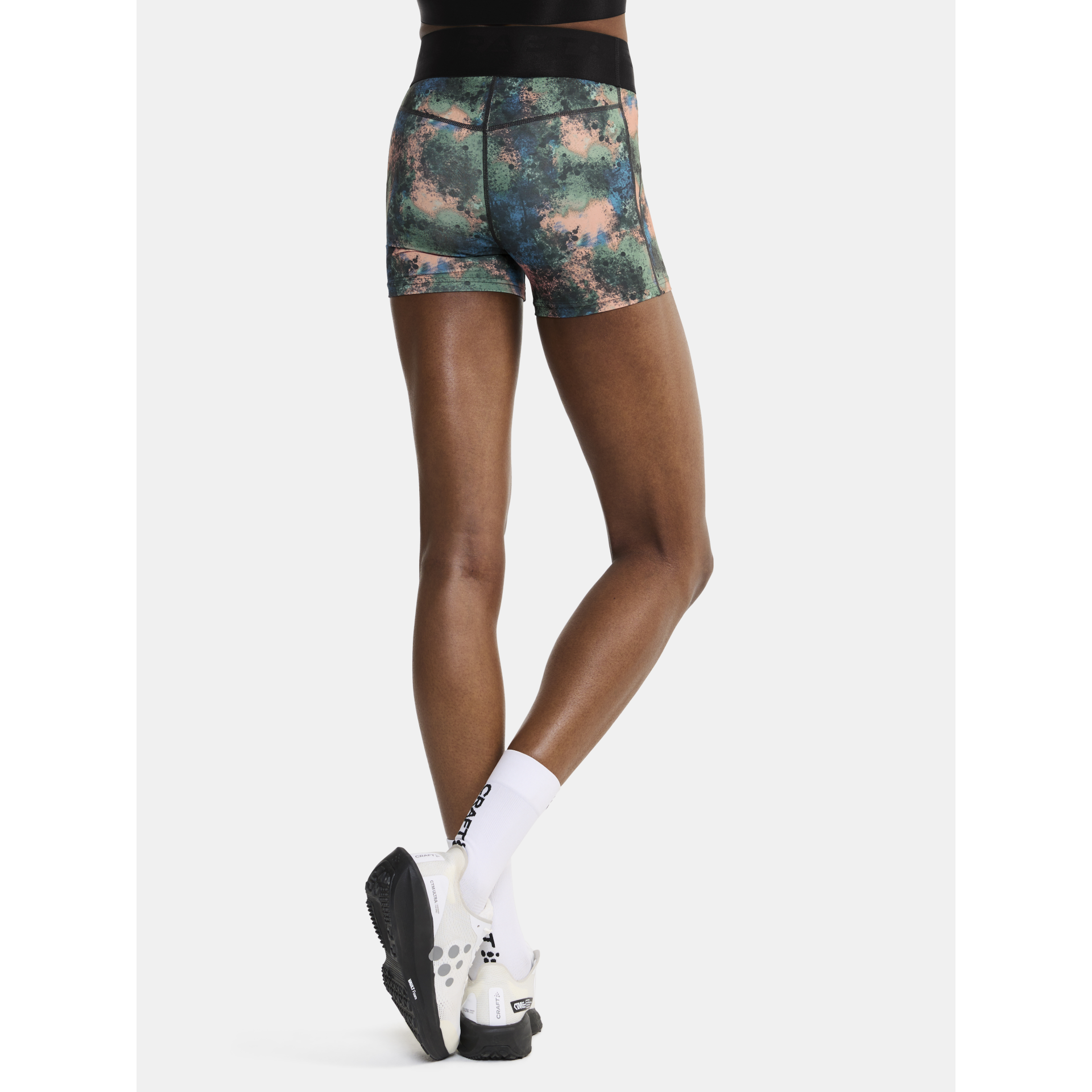CRAFT CORE_ESSENCE_HOT_PANTS_W 1908773 359840 JUMP/COSMO
