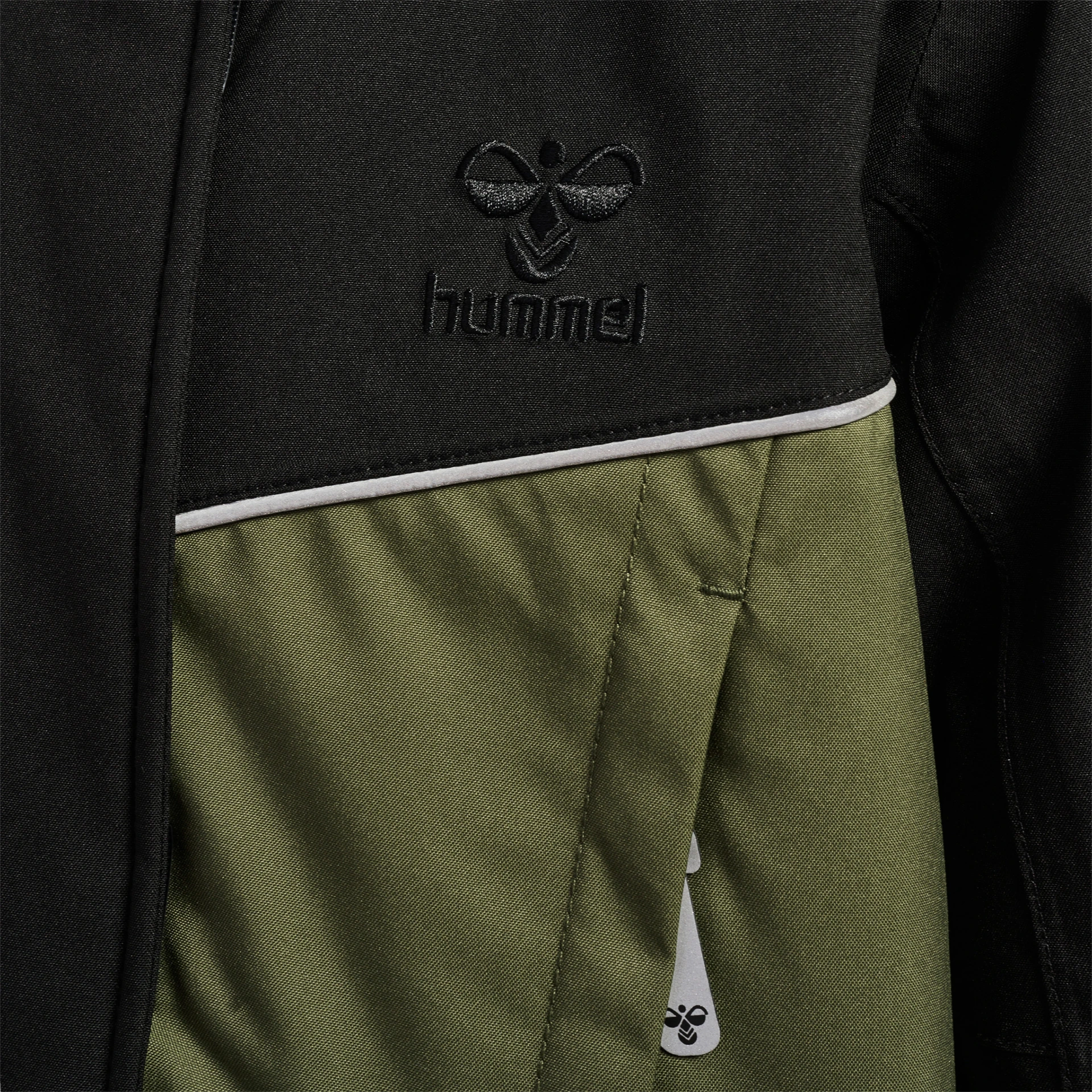 HUMMEL hmlCONRAD_TEX_JACKET___OLIVE_NIGHT___104 220590 6453 OLIVE NIGHT
