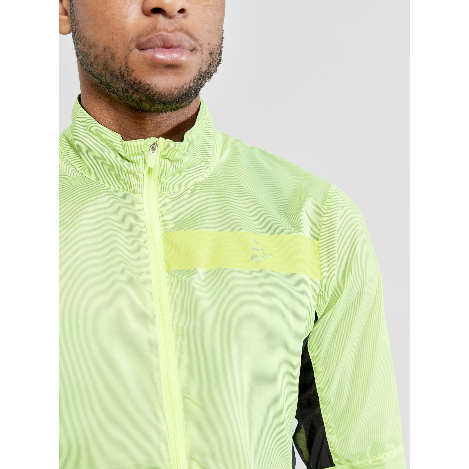 CRAFT Adv_Essence_Light_Wind_Jacket_M 1908813 851000 FLUMINO