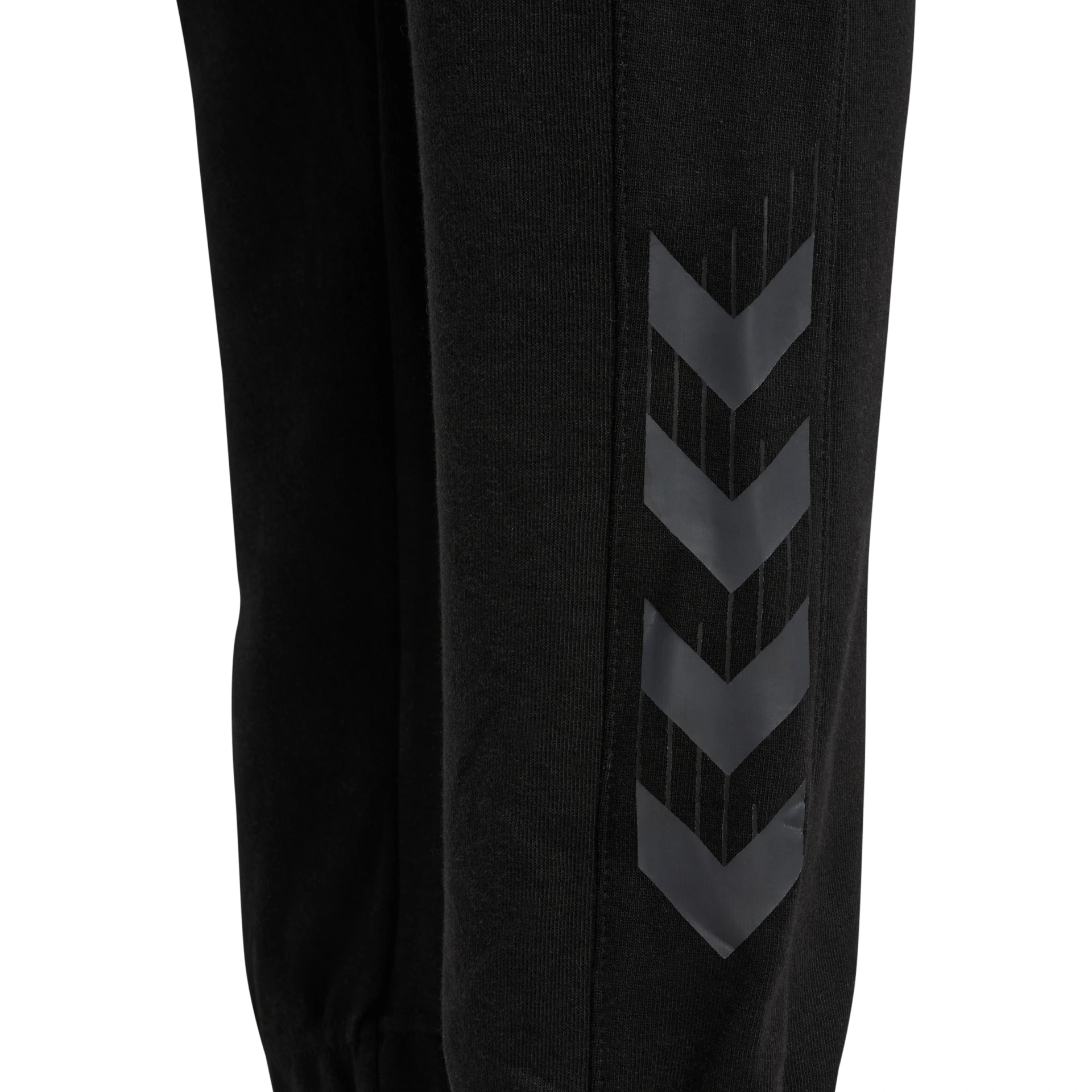 HUMMEL hmlTRAVEL_SWEAT_PANTS_WOMAN 220308 2001 BLACK