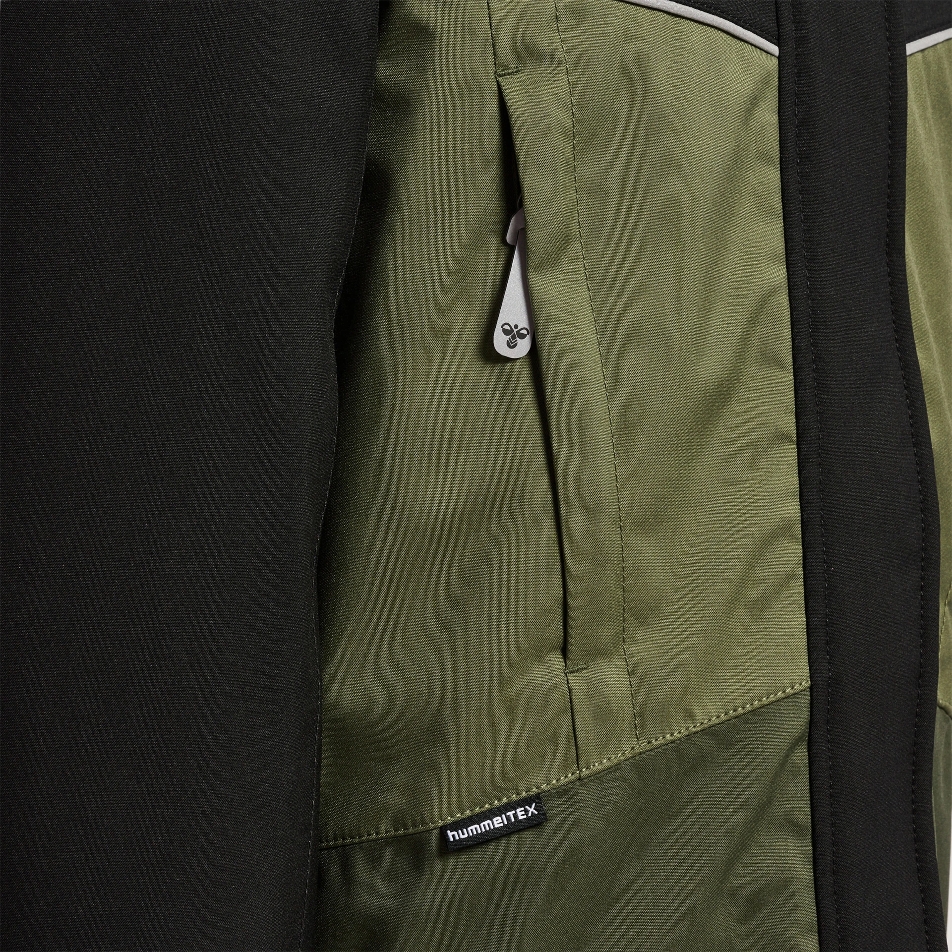 HUMMEL hmlCONRAD_TEX_JACKET___OLIVE_NIGHT___104 220590 6453 OLIVE NIGHT