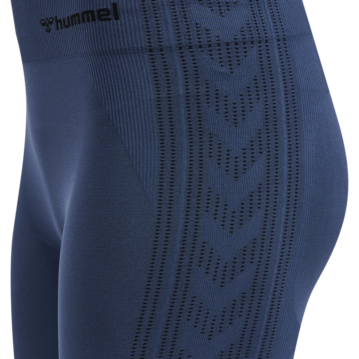 HUMMEL hmlSHAPING_SEAMLESS_MW_SHORTS 216774 7954 INSIGNIA BLUE