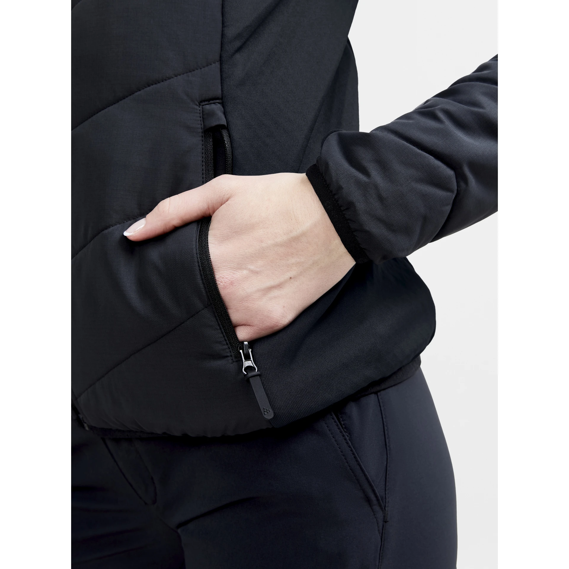 CRAFT ADV_Explore_Hybrid_Jacket_W 1911001 999000 BLACK