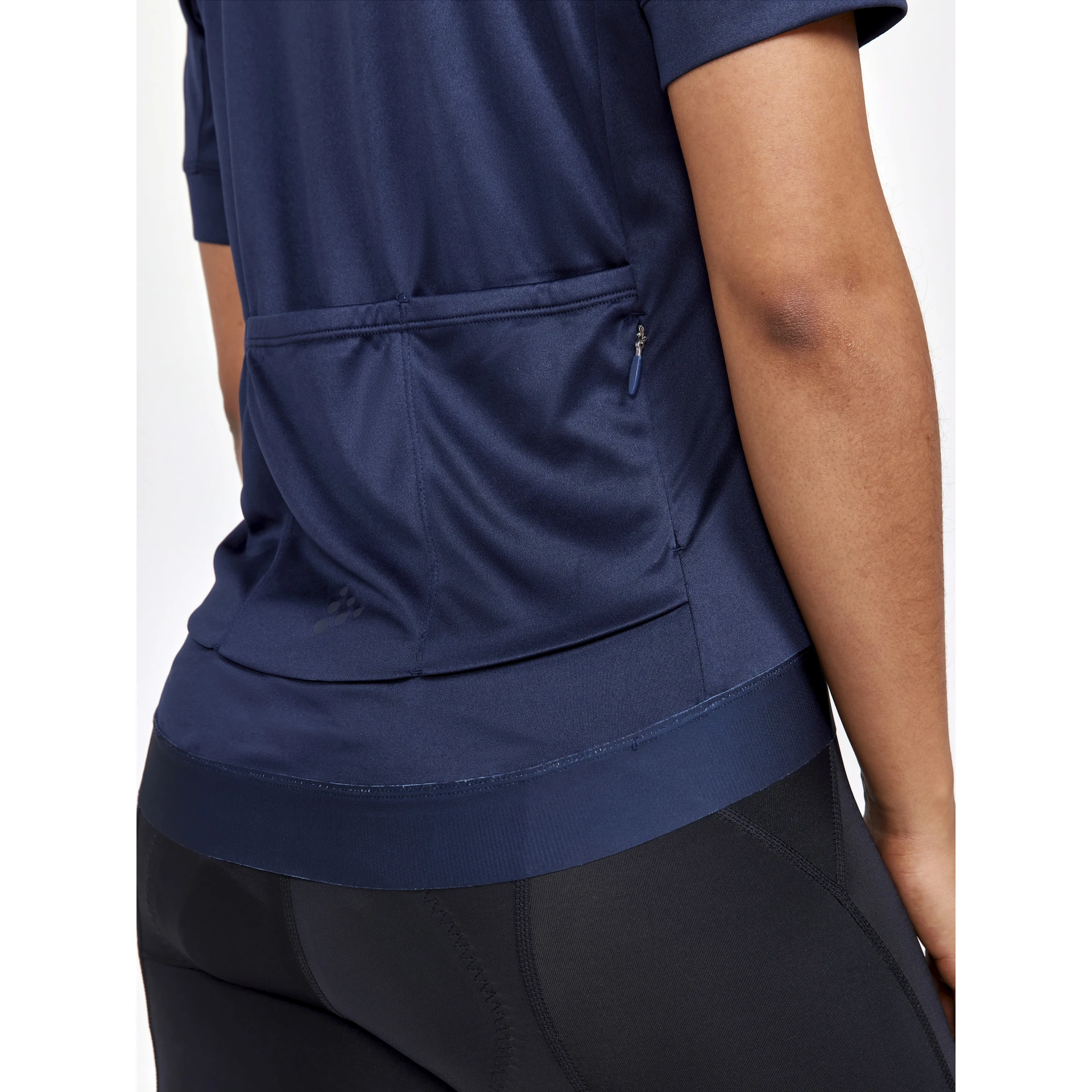 CRAFT Core_Essence_Jersey_Regular_Fit_W 1913164 396000 BLAZE